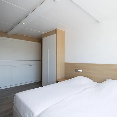 Aparthotel Domein Ter Helme 4*