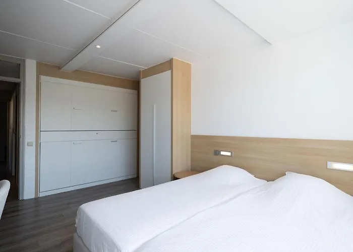 Aparthotel Domein Ter Helme 4*